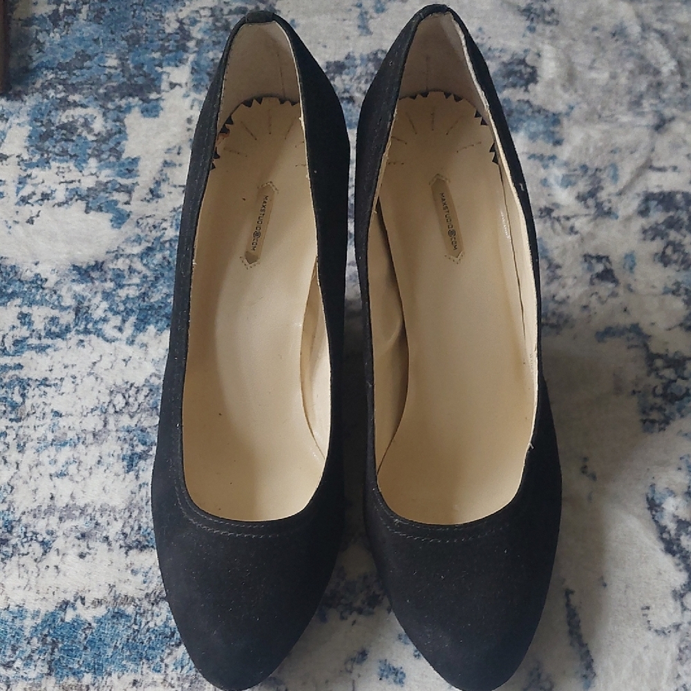 Max Studio Black Suede Heels